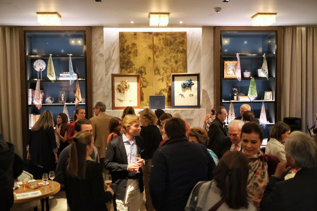 Mucha gente en el lanzamiento de la colección Martsen em el hotel Rosewood Villa Magna de Madrid